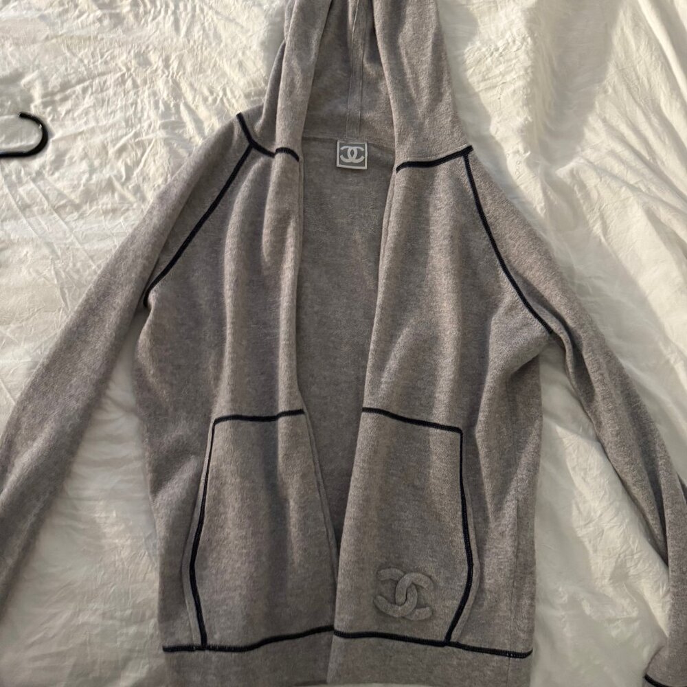 chanel hooded sweater 42